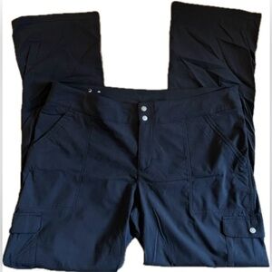 Columbia Stylish and slimming black cargo pants. Excellent condition. Size 14